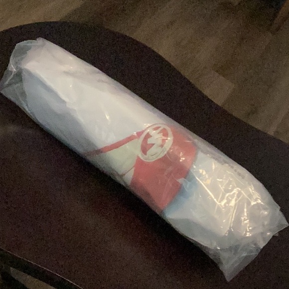 Michael Kors Woman's Fulton Quilted Ballet Flat Velvet, Red. NWOT. No original📦 - Picture 14 of 14